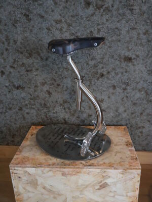 LE TABOURET À PÉDALES - RELIGIONS