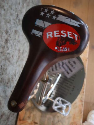 LE TABOURET À PÉDALES - TRUMPERIE